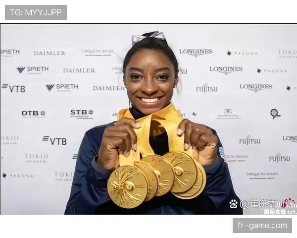 西蒙·拜尔斯家的冰箱里塞满了蛋白粉，连冰淇淋都得预约才能吃