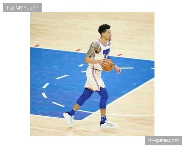 丹尼·格林无球跑动制造空位，三分效率领跑后卫线